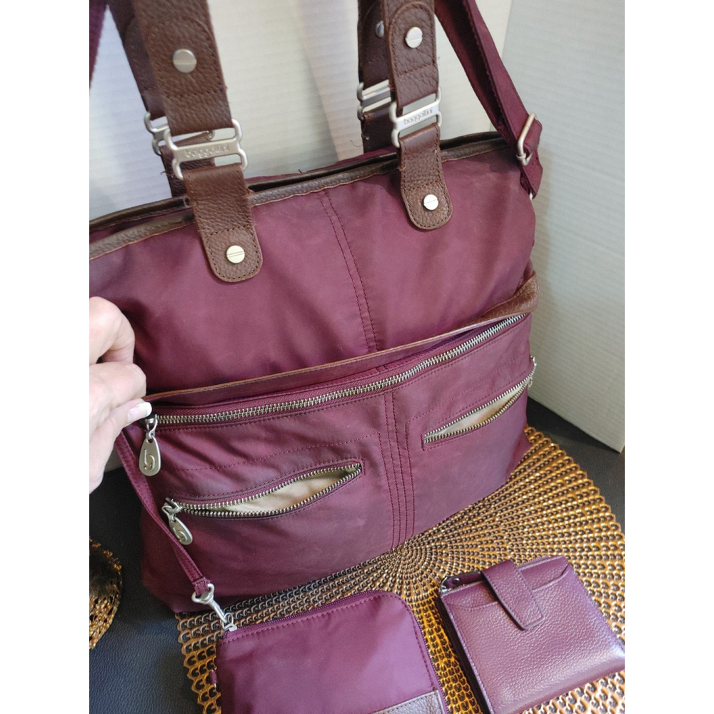 Baggallini Elena Travel Tote w. Wallet & Wristlet - Picture 5 of 10